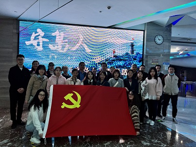 守岛人观影活动合影.jpg